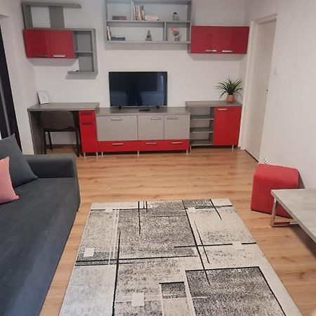 La Bloc Apartment Арад Экстерьер фото