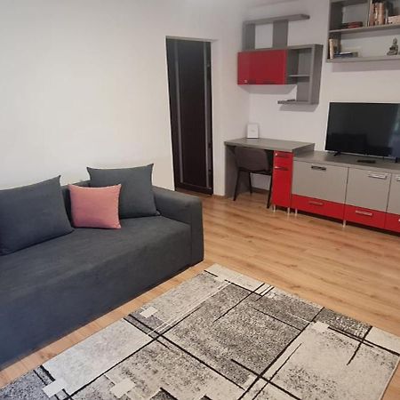 La Bloc Apartment Арад Экстерьер фото